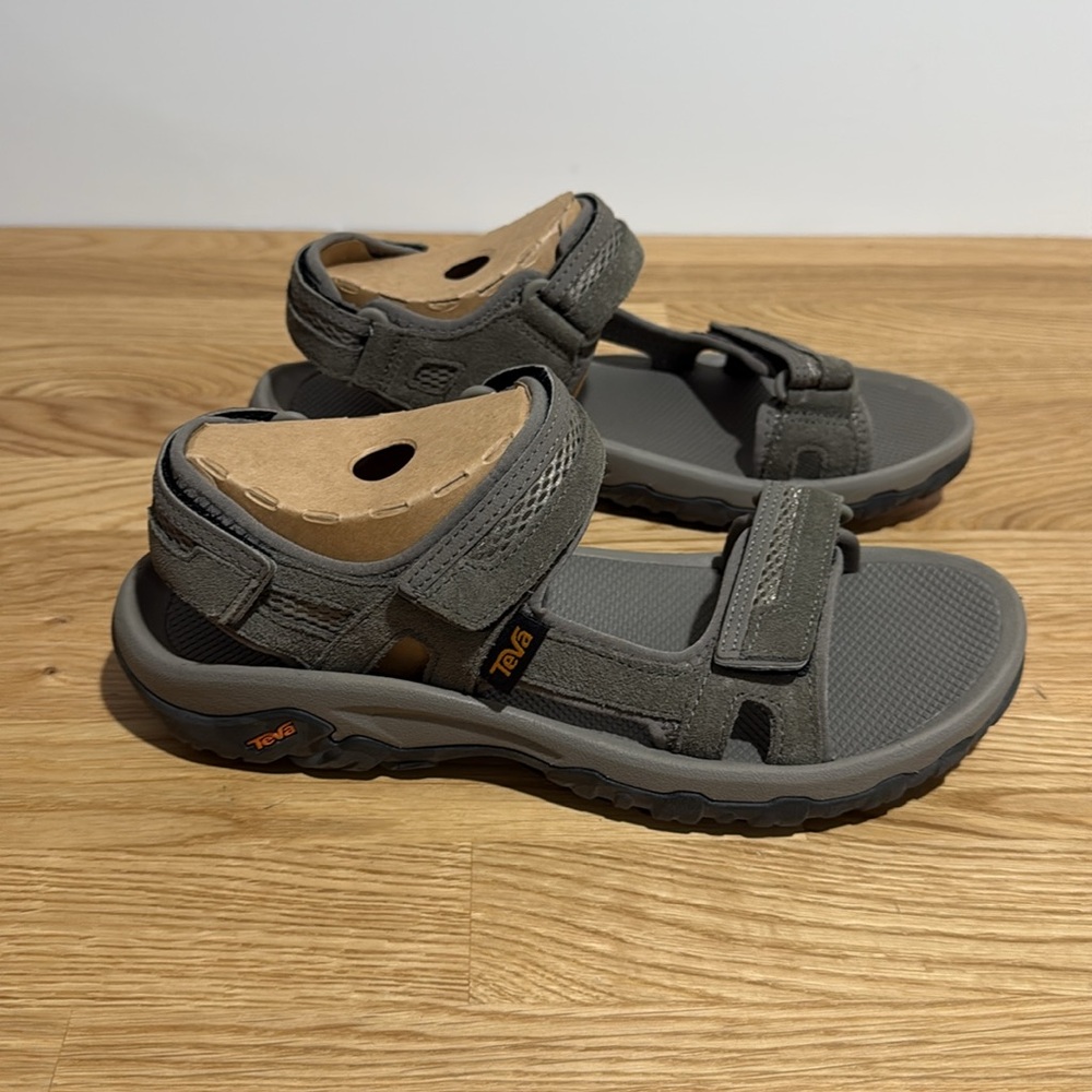 Brand new pair of men’s Teva Hudson size 9 - Picture 2 of 4